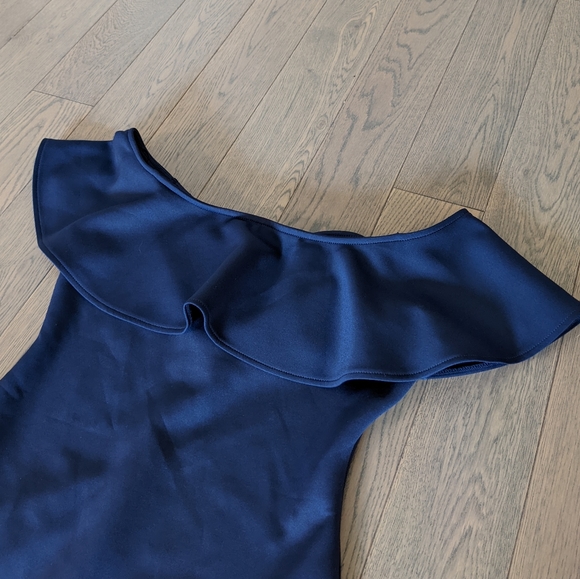 Guess Tori Off-The-Shoulder Ruffle Dress - Picture 3 of 8